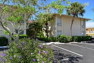 Building Photo - 2121 Wood St