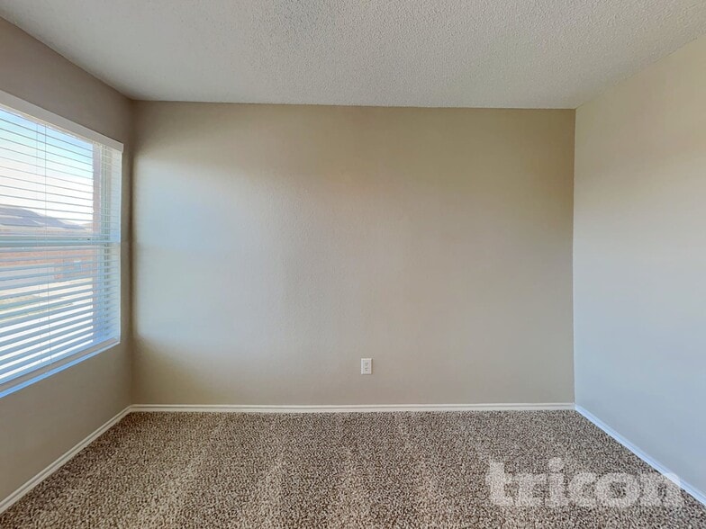 Building Photo - 360 Blairwood Dr