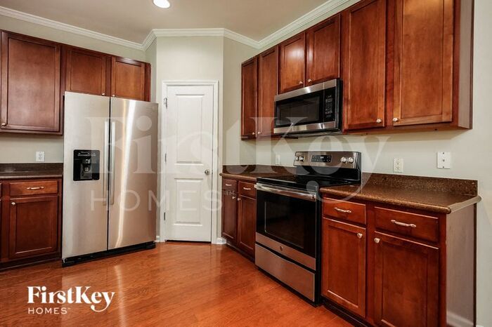 Building Photo - 571 English Oak Cir