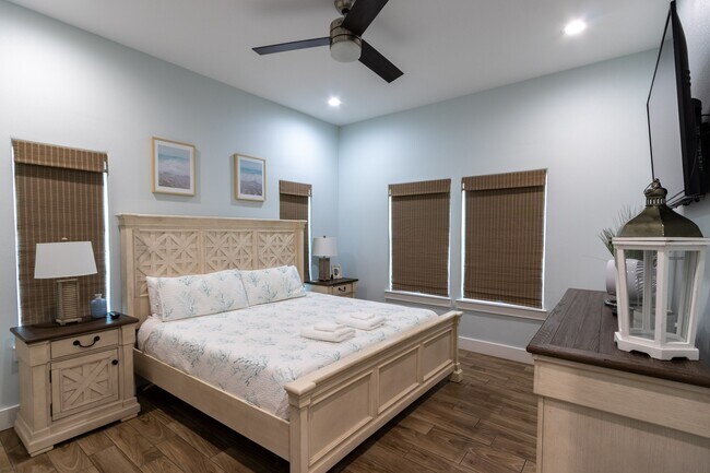 Building Photo - 16511 John Davis Rd