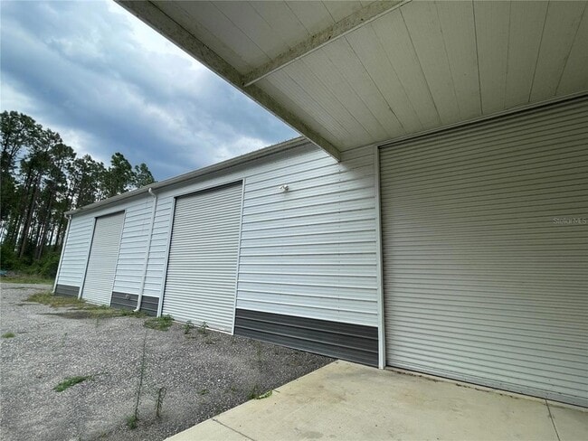 Building Photo - 33740 Larkin Rd