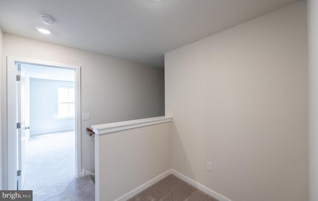 Building Photo - 715 Platinum Dr