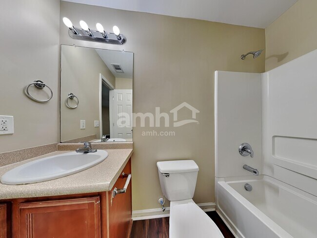 Building Photo - 406 Flint Dr