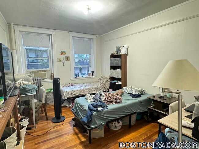 Building Photo - 4-8 Vinal St