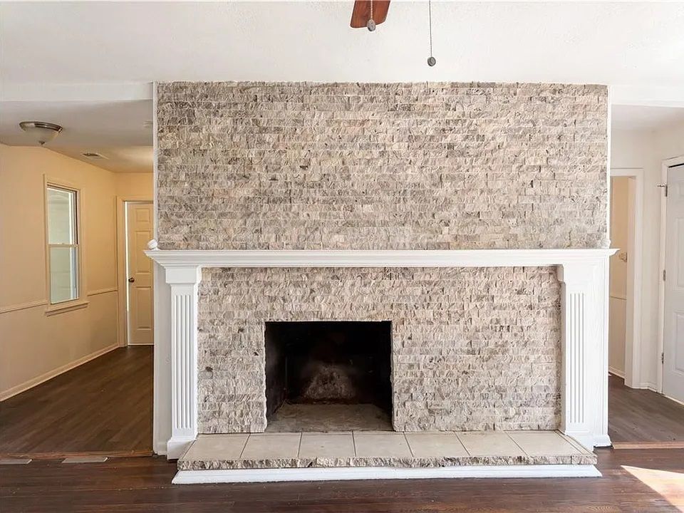Building Photo - 1825 NE Bren Mar Rd