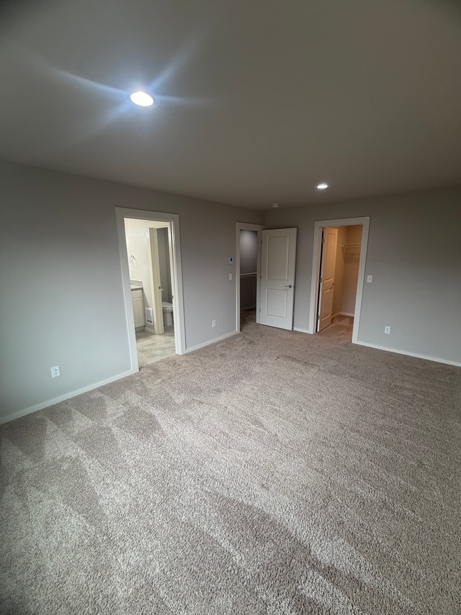 Building Photo - 1049 SW 99th Pl