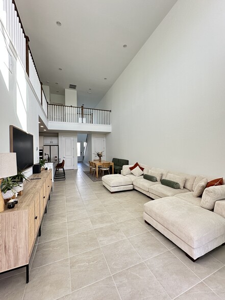 Building Photo - 11463 Newtonian Blvd