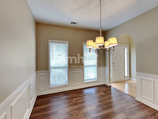Building Photo - 169 Hunt Creek Dr