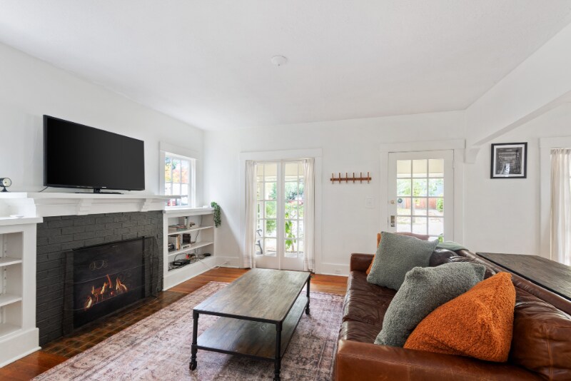 Building Photo - 4421 SE Division St