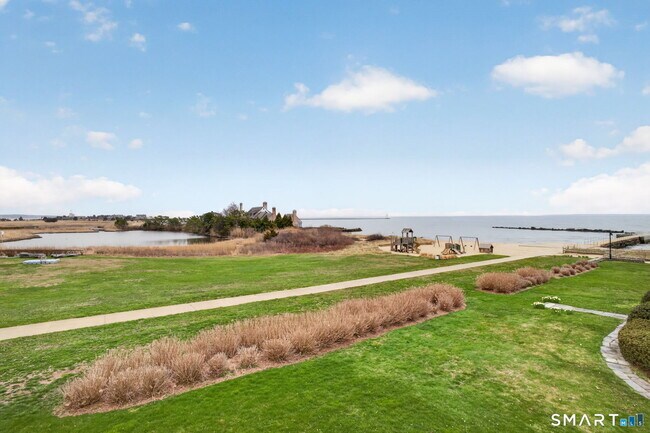 Building Photo - 28 Fenwick Ave