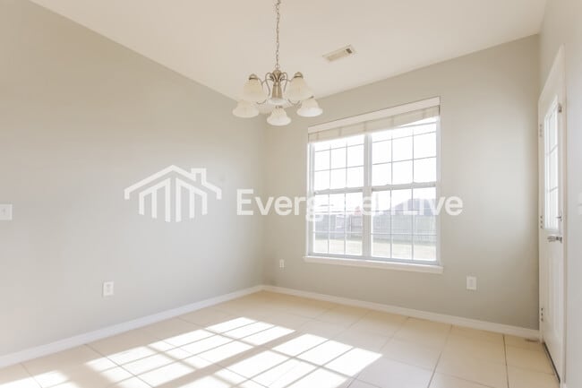 Building Photo - 4303 SW Brownstone Ave