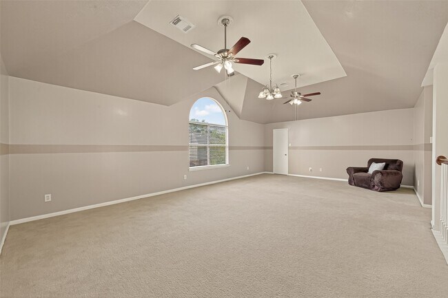 Building Photo - 16315 April Ridge Dr
