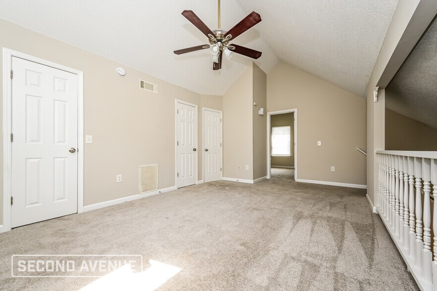 Building Photo - 2370 Iron Horse Dr