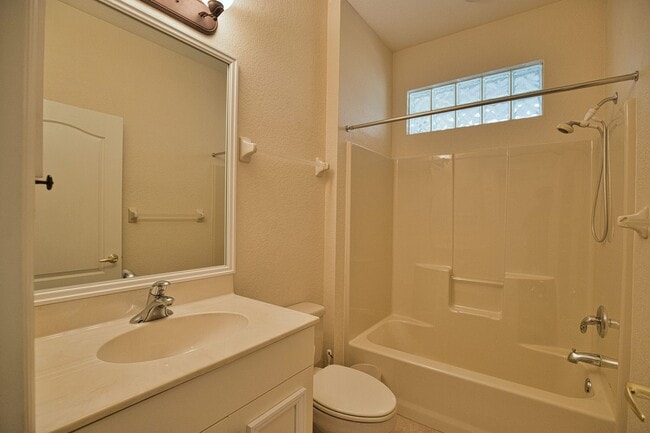 Building Photo - Annual Unfurnished Villa, 2 Bedrooms, 2 Ba...