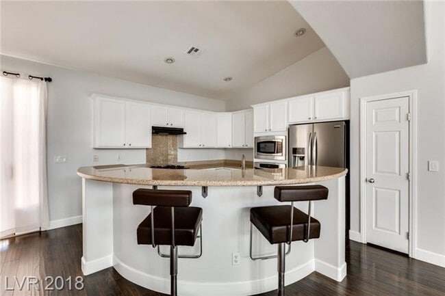 Building Photo - Gorgeous Cul-De-Sac Home with Casita, Pool & Spa!