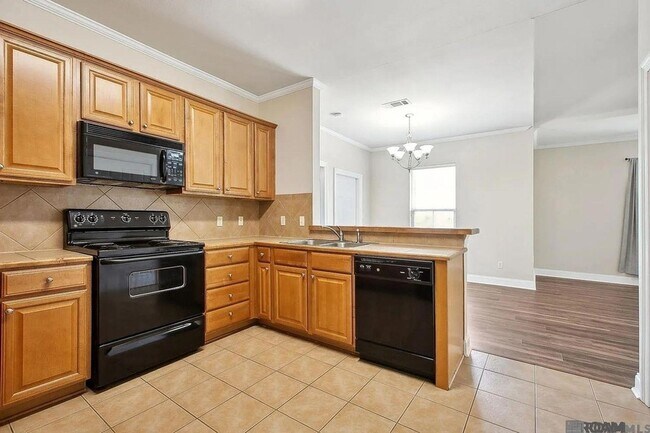 Building Photo - 7300 Burbank Dr