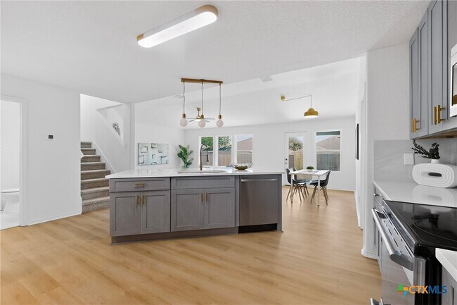 Building Photo - 7306 Concerto Dr