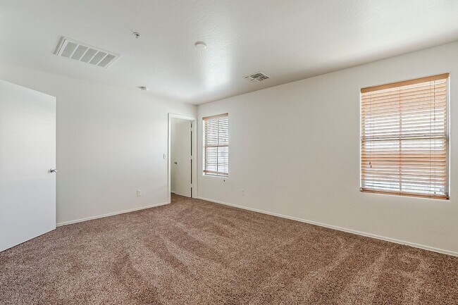 Building Photo - Beautiful Townhome in Phoenix Arizona