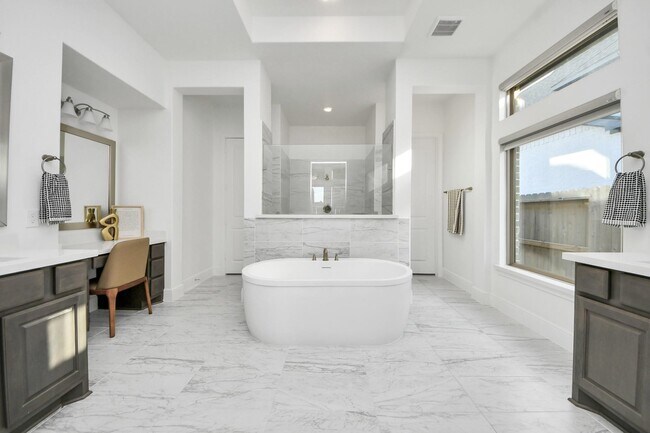 Building Photo - 10719 Klaria Cres Ct