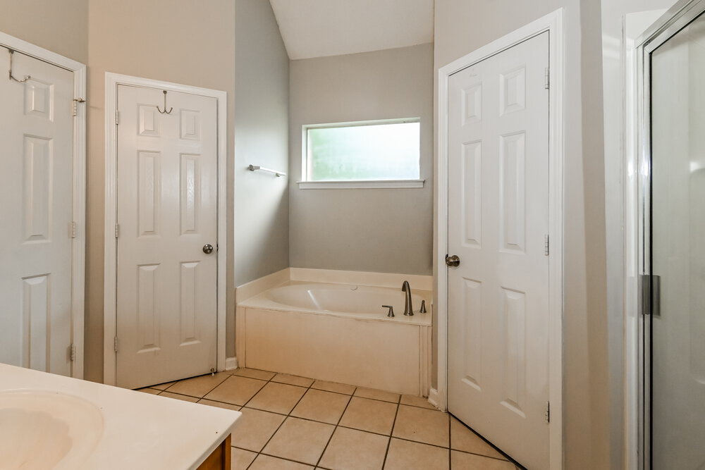 Building Photo - 9213 Gavin Dr