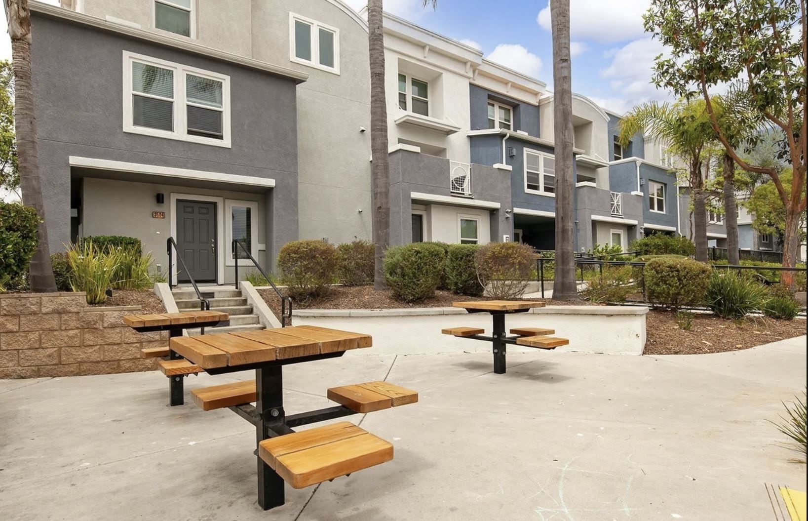 BBQ Area With 2 BBQs Next To Pool - 3542 Shoreline Bluff Lane