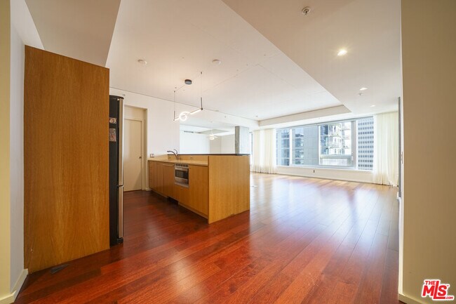 Building Photo - 1155 S Grand Ave