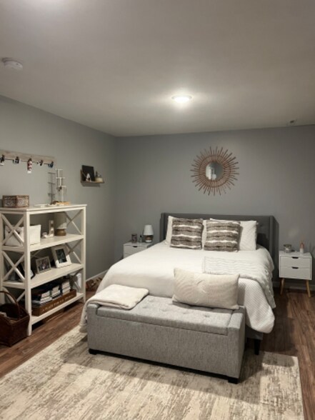 Building Photo - 116 E Main St