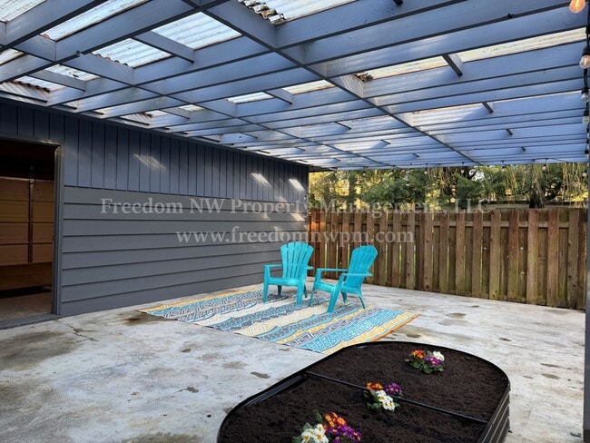 Building Photo - 1537 Draham St NE