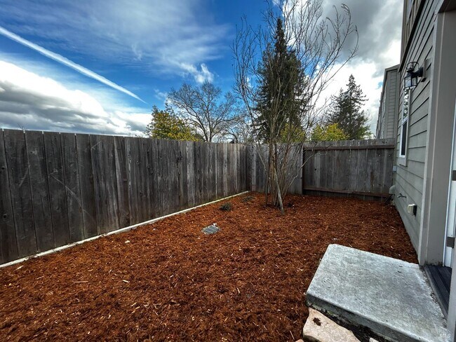 Building Photo - 2042 Ravello Way