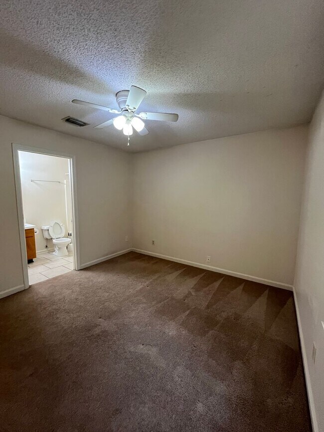 Building Photo - 441 AdmiralsWalk Dr