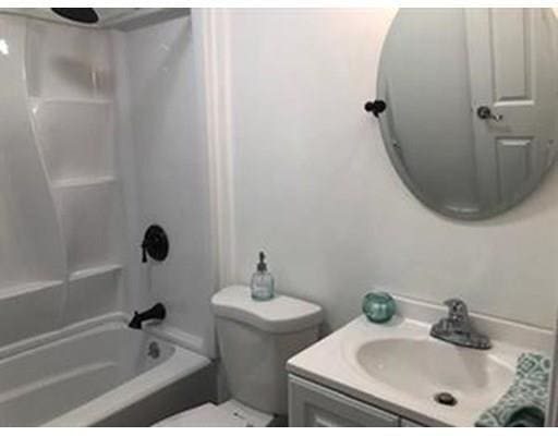 Building Photo - 3 Lancelot Court