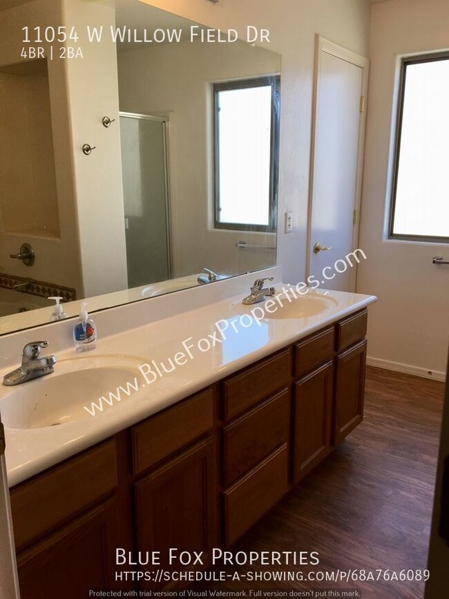 Building Photo - 11054 W Willow Field Dr