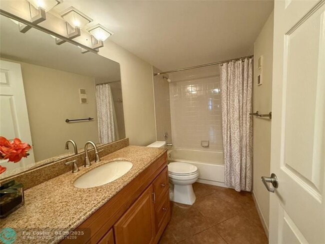 Building Photo - 4725 Lucerne Lakes Blvd