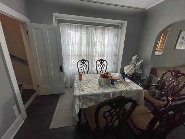 Building Photo - 1524 E Algonquin Rd