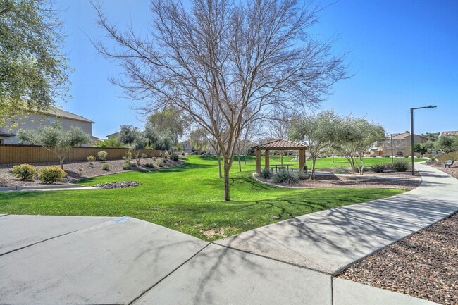 Building Photo - 2143 W Marconi Ave