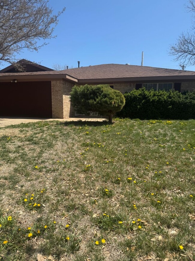 Puckett West 3/2/2 1/2 OFF FIRST MONTHS RENT - Puckett West 3/2/2  1/2 OFF FIRST MONTHS RENT