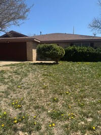 Building Photo - Puckett West 3/2/2 1/2 OFF FIRST MONTHS RENT
