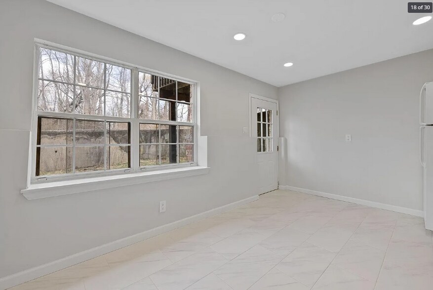 Building Photo - 41 Whisconier Vlg