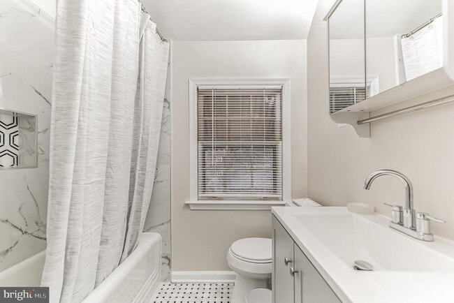 Building Photo - 440 N Nelson St