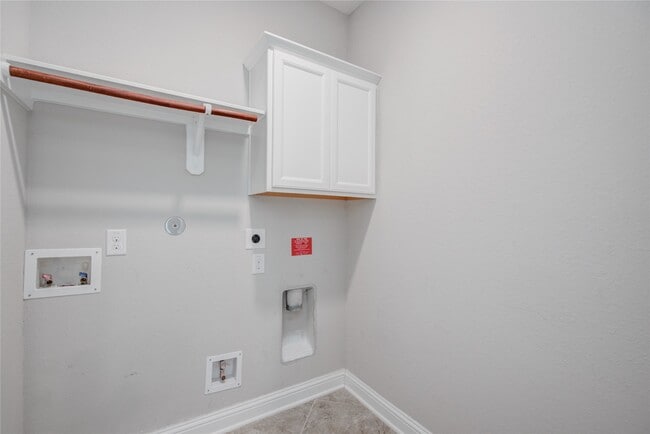 Building Photo - 12816 Oak Fls Dr