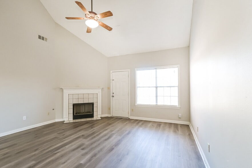 Building Photo - 8748 Clear Sky Path