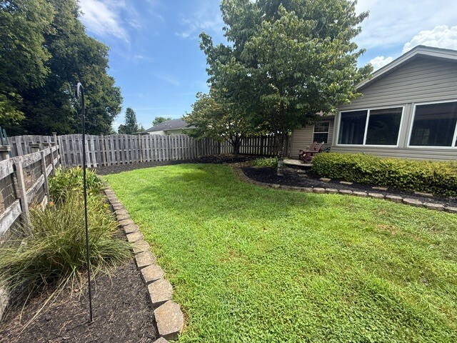 Building Photo - 1740 Country Meadows Dr
