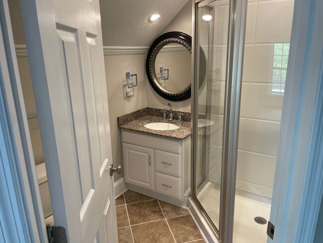 Building Photo - 4 Bed | 3 Bath Home with 1st-Floor Primary...