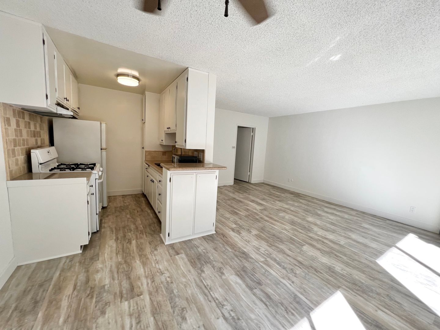 Building Photo - 3746 S Canfield Ave