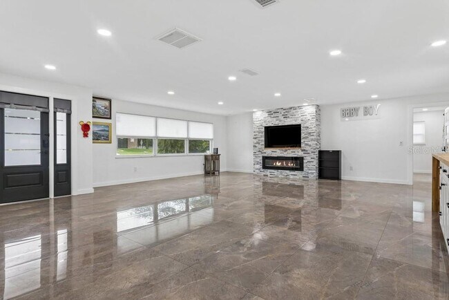 Building Photo - 1658 Indian Rocks Rd