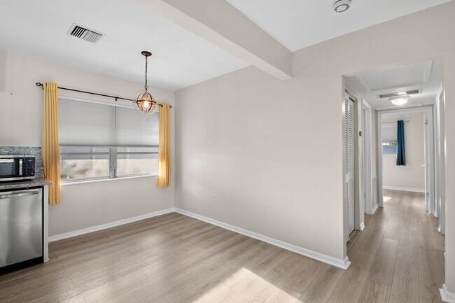 Building Photo - 5600 33rd Ave N