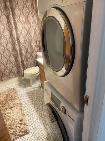 laundry - 140 Captain Thomas Blvd