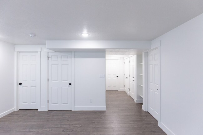 Building Photo - Modern 2-Bedroom Apartment in Peaceful Eag...