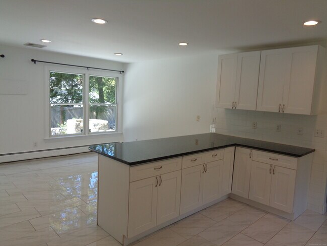 Building Photo - 531 Hollow Tree Ridge Rd