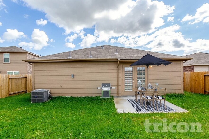Building Photo - 2437 Regatta Ln